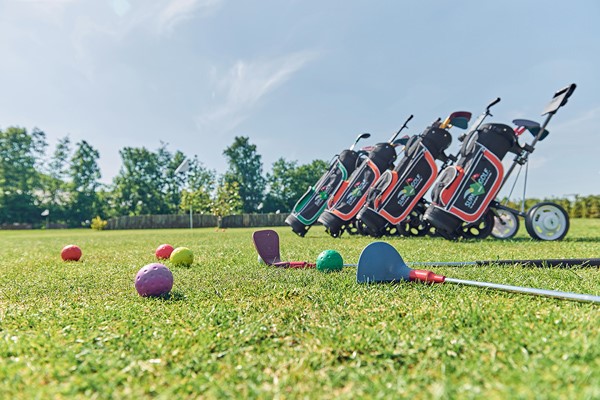SupaGolf - Golfaktivität für Kinder und Erwachsene mit Grillen
