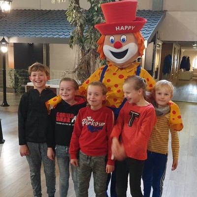 Clown Happy in Aparthotel Delden